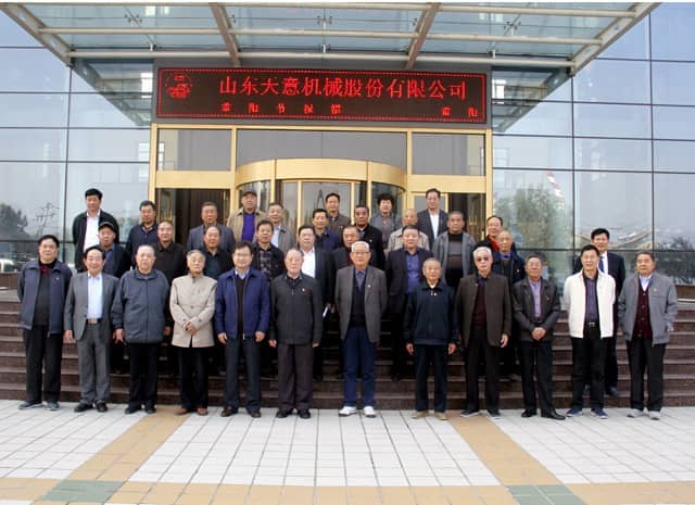 兗州區(qū)人大、政協(xié)領導蒞臨天意機械參觀考察