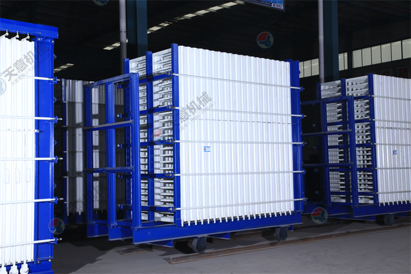 一次成型40塊板的復合墻板機，究竟有多好？